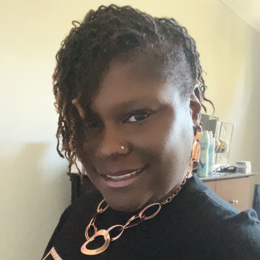 Meet your Posher, Latoya